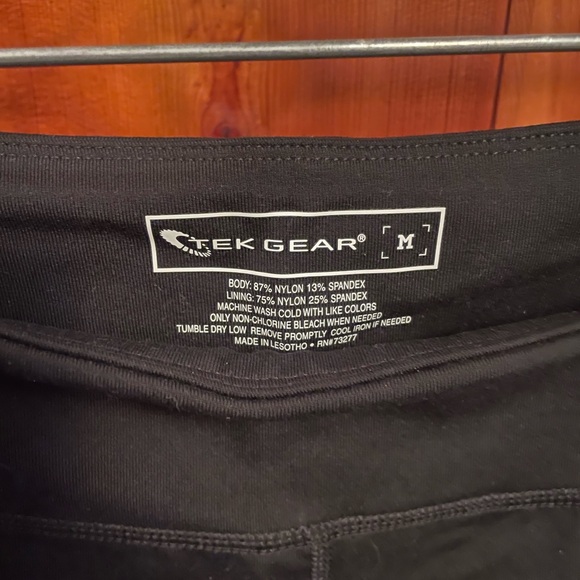 Tek Gear athletic capris. Size medium. Stretch. Yoga. - Picture 2 of 7